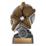 Trophée ProStar 5″ en résine pour badminton, personnalisable avec texte et logo. Parfait pour récompenser les champions de badminton.